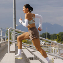Load image into Gallery viewer, Suunto Run 2 Feather Gold 4GB